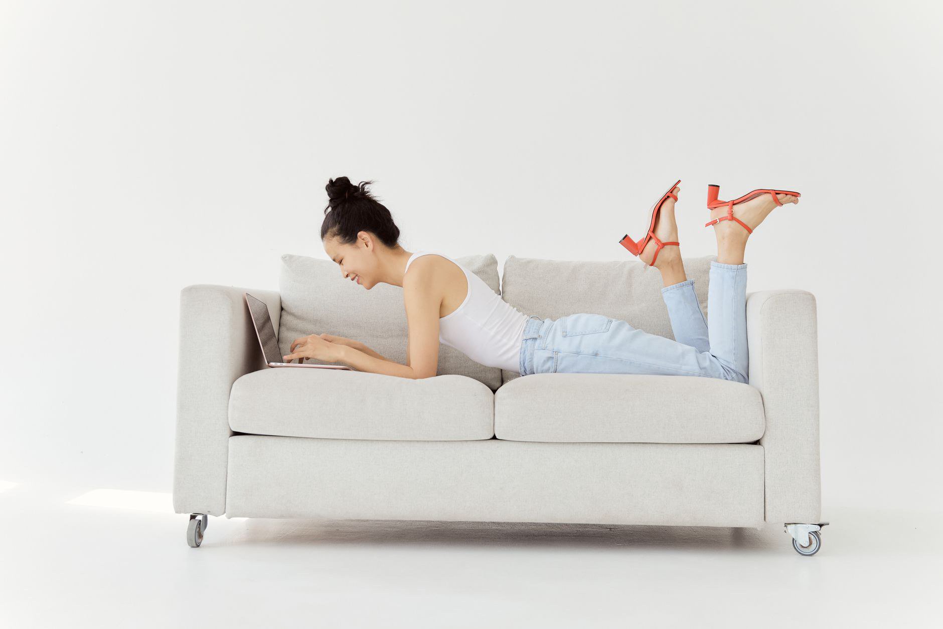 Người Phải Đứng Nhiều Giờ Trong Công Việc Thường Gặp Khó Khăn Khi Chọn Giày Công Sở Vừa Đẹp Vừa Êm Chân Người Phải Đứng Nhiều Giờ Trong Công Việc Thường Gặp Khó Khăn Khi Chọn Giày Công Sở Vừa Đẹp Vừa Êm Chân